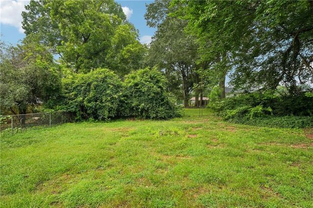 1040 McLinden Avenue SE, Smyrna, GA 30080