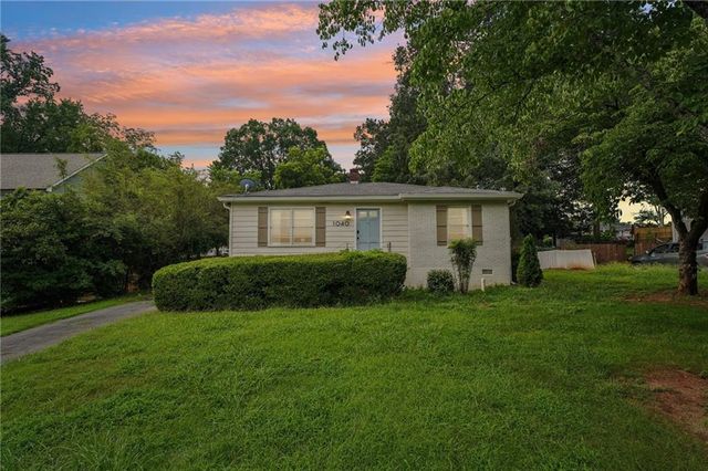 1040 McLinden Avenue SE, Smyrna, GA 30080