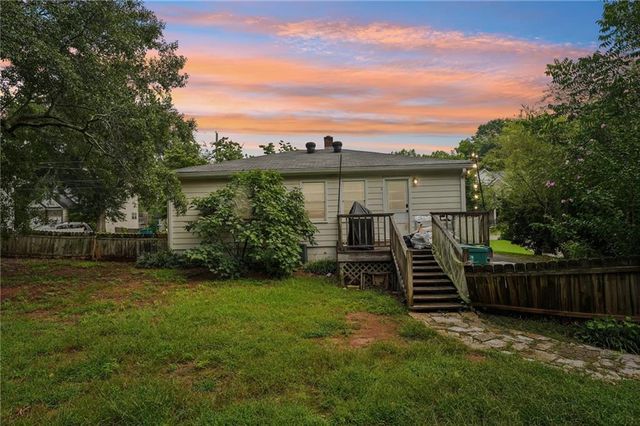 1040 McLinden Avenue SE, Smyrna, GA 30080