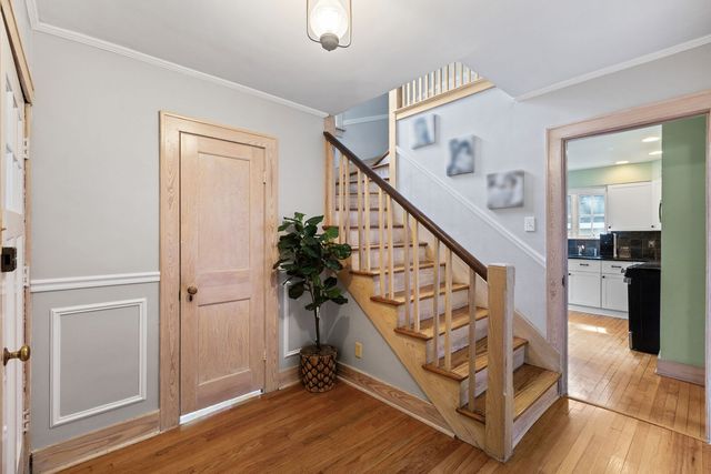 345 E Russell Street, Barrington, IL 60010