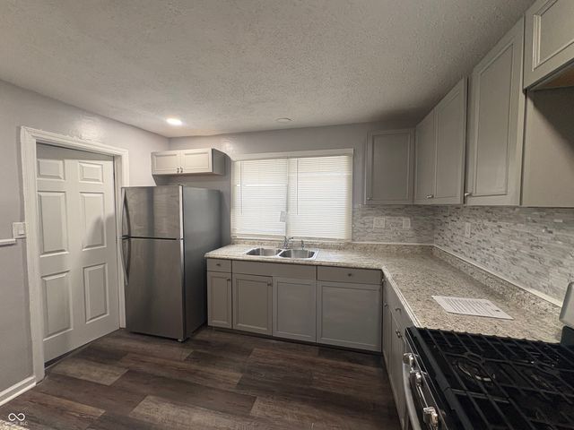 1402 E Willard Street, Muncie, IN 47302