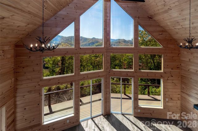 92 Cherahala Lane, Bryson City, NC 28713