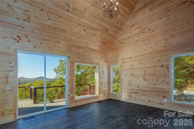 92 Cherahala Lane, Bryson City, NC 28713