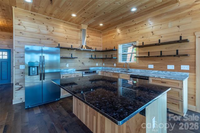 92 Cherahala Lane, Bryson City, NC 28713