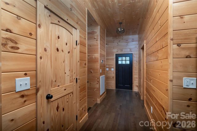 92 Cherahala Lane, Bryson City, NC 28713
