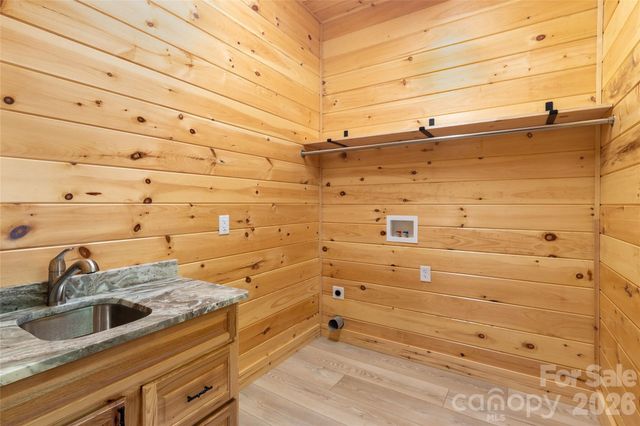 92 Cherahala Lane, Bryson City, NC 28713