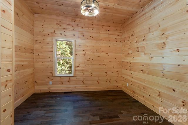 92 Cherahala Lane, Bryson City, NC 28713