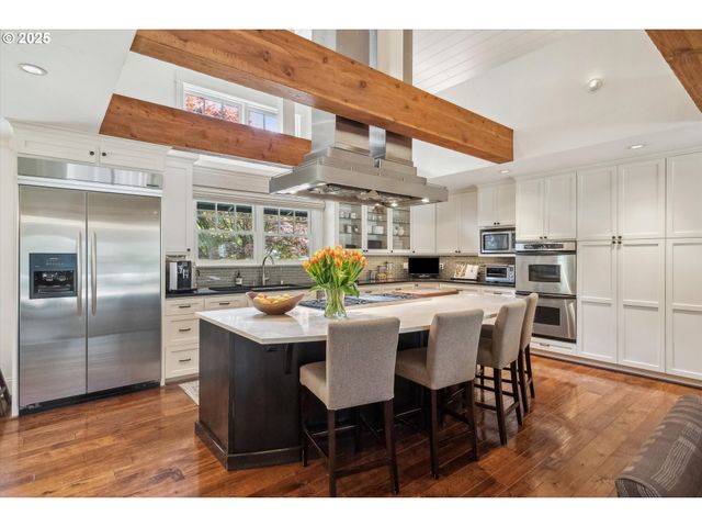 2550 DELLWOOD Dr, Lake Oswego, OR 97034