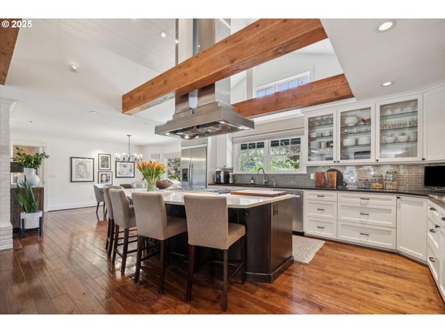 2550 DELLWOOD Dr, Lake Oswego, OR 97034