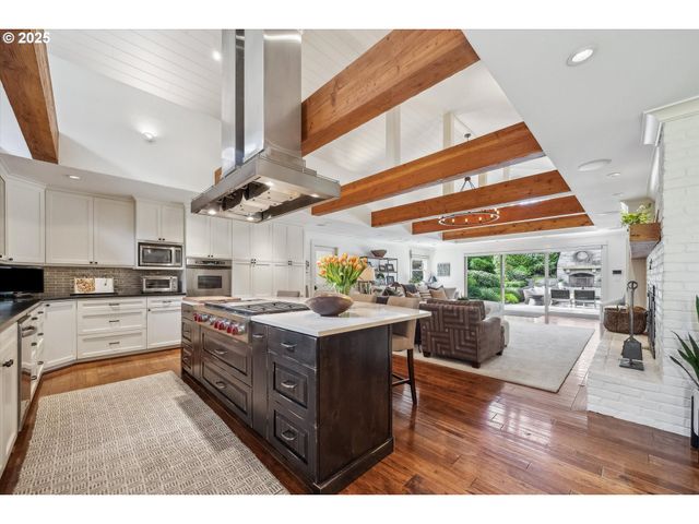 2550 DELLWOOD Dr, Lake Oswego, OR 97034