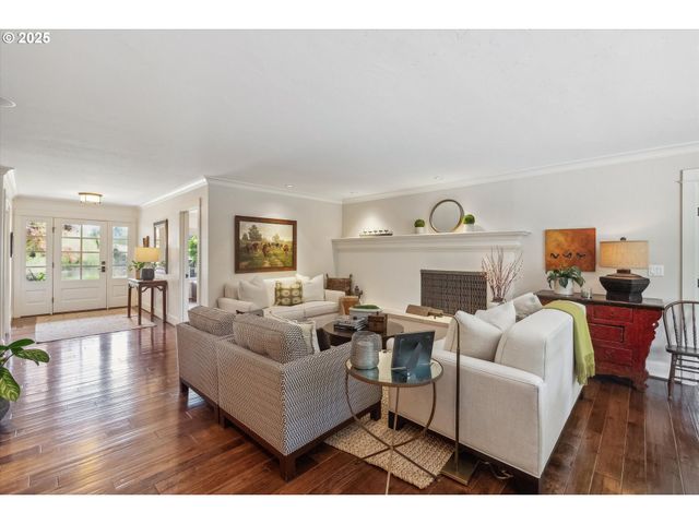 2550 DELLWOOD Dr, Lake Oswego, OR 97034