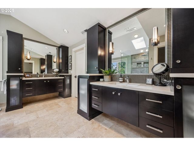 2550 DELLWOOD Dr, Lake Oswego, OR 97034