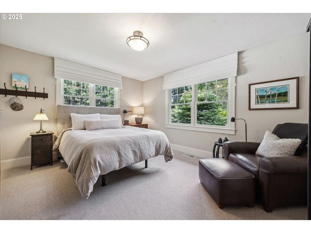 2550 DELLWOOD Dr, Lake Oswego, OR 97034