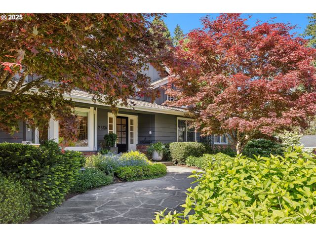 2550 DELLWOOD Dr, Lake Oswego, OR 97034