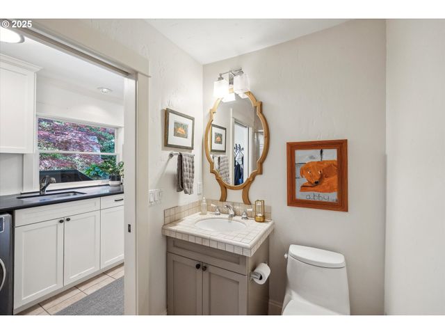 2550 DELLWOOD Dr, Lake Oswego, OR 97034