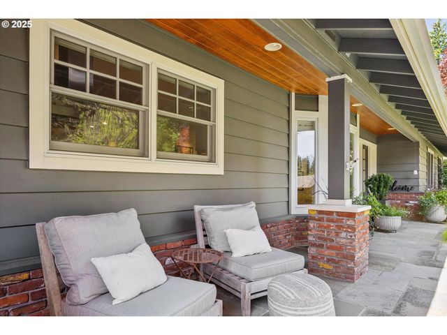 2550 DELLWOOD Dr, Lake Oswego, OR 97034