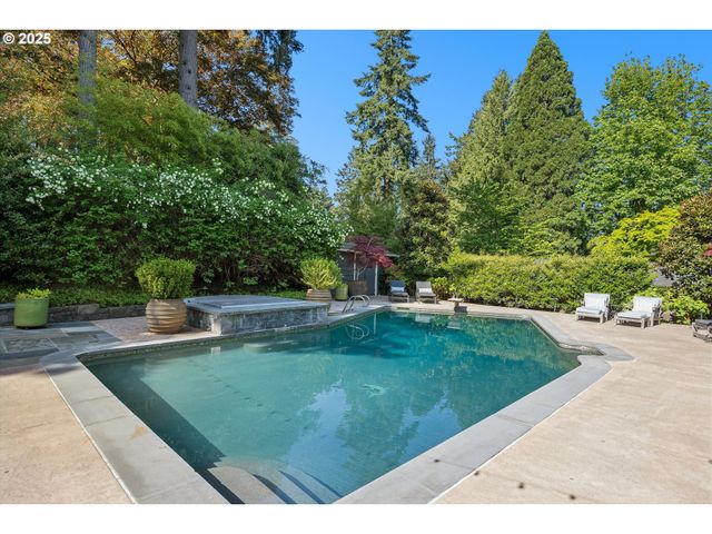 2550 DELLWOOD Dr, Lake Oswego, OR 97034