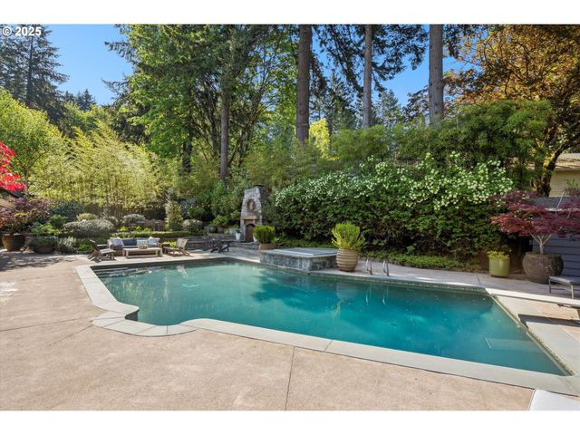 2550 DELLWOOD Dr, Lake Oswego, OR 97034