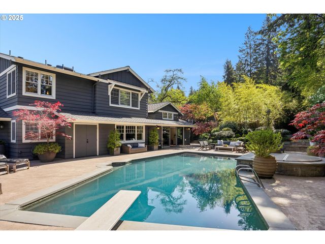 2550 DELLWOOD Dr, Lake Oswego, OR 97034