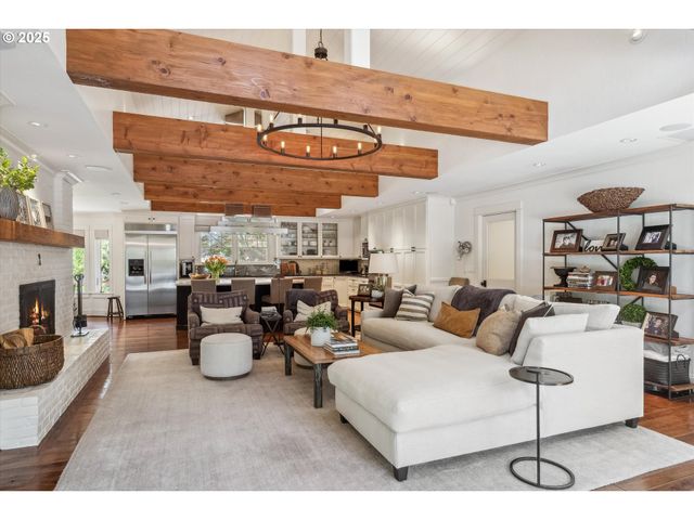 2550 DELLWOOD Dr, Lake Oswego, OR 97034