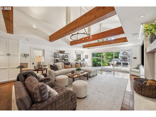 2550 DELLWOOD Dr, Lake Oswego, OR 97034