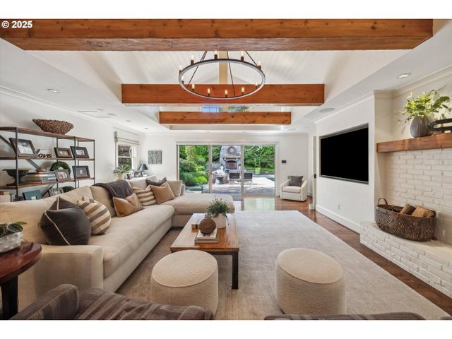 2550 DELLWOOD Dr, Lake Oswego, OR 97034