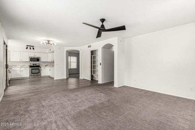 8431 S 50TH Drive, Laveen, AZ 85339