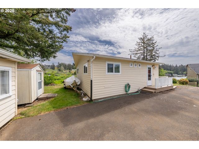 5305 Ne 49TH St, Neotsu, OR 97364