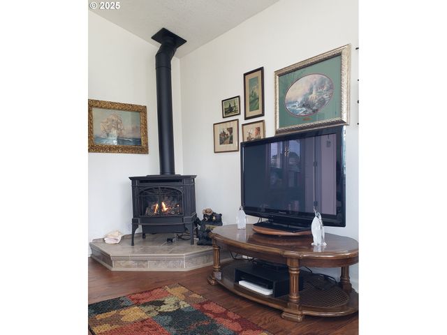 5305 Ne 49TH St, Neotsu, OR 97364