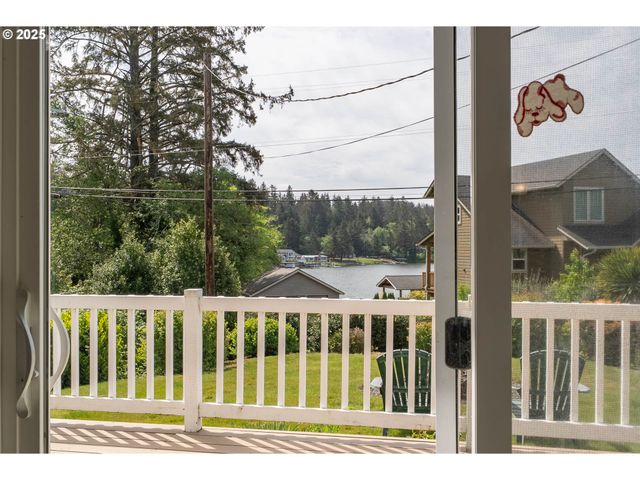 5305 Ne 49TH St, Neotsu, OR 97364