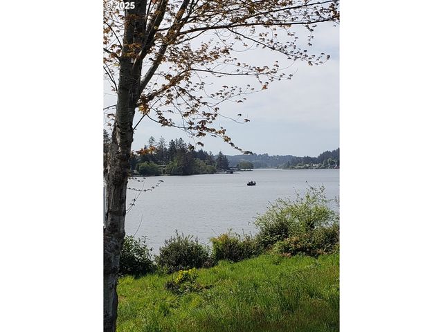 5305 Ne 49TH St, Neotsu, OR 97364