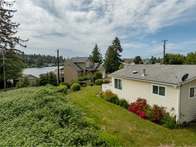 5305 Ne 49TH St, Neotsu, OR 97364