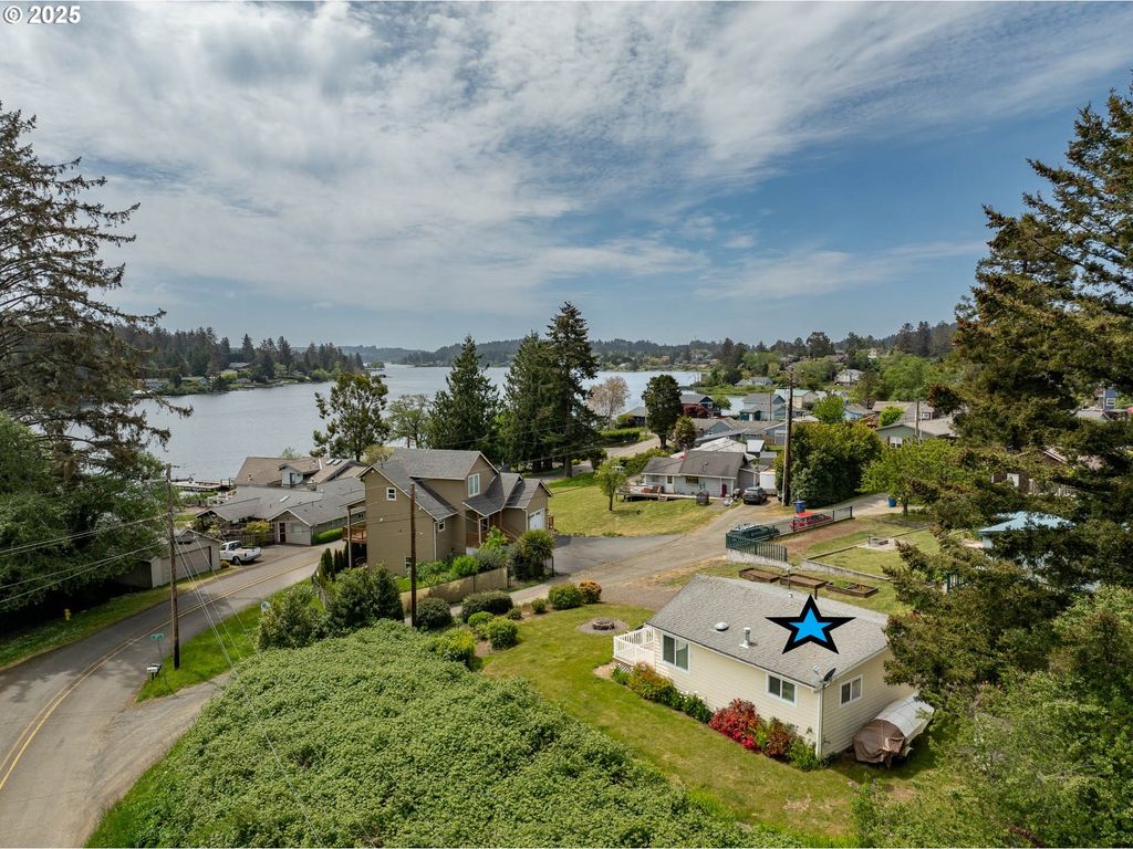5305 Ne 49TH St, Neotsu, OR 97364