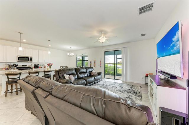 5325 CORAL REEF WAY, Bradenton, FL 34211