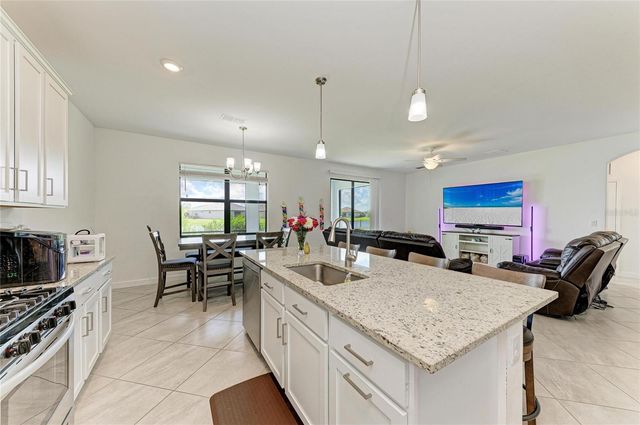 5325 CORAL REEF WAY, Bradenton, FL 34211