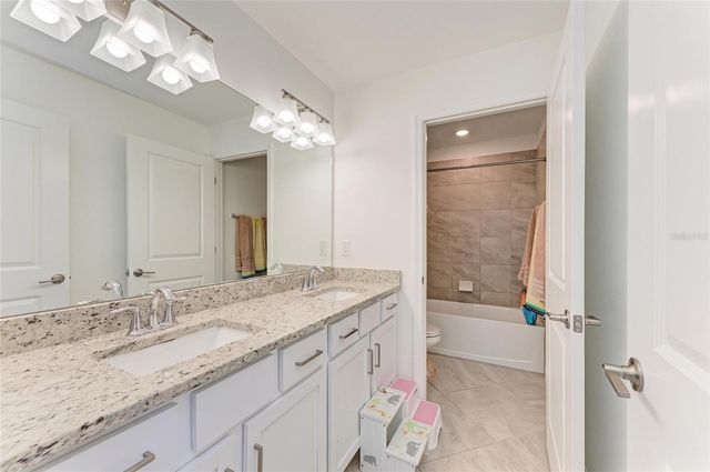 5325 CORAL REEF WAY, Bradenton, FL 34211