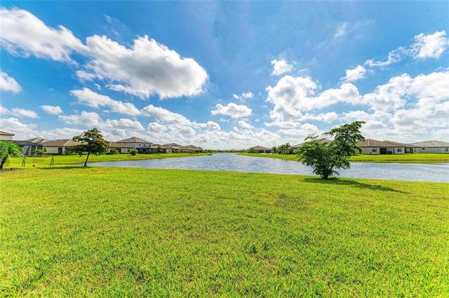5325 CORAL REEF WAY, Bradenton, FL 34211