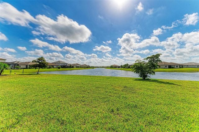 5325 CORAL REEF WAY, Bradenton, FL 34211