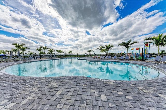 5325 CORAL REEF WAY, Bradenton, FL 34211