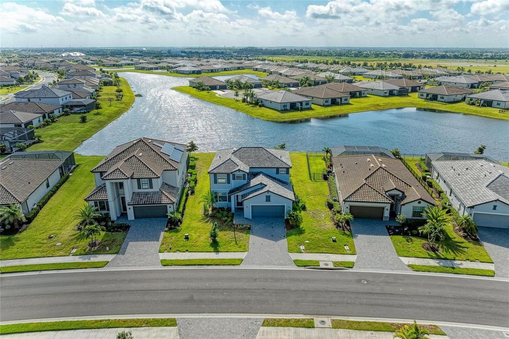 5325 CORAL REEF WAY, Bradenton, FL 34211