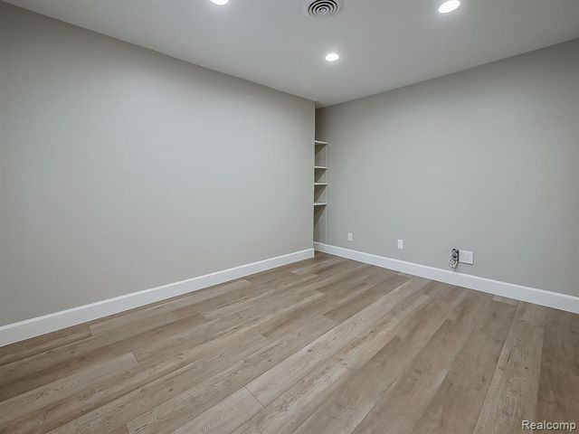 28139 Greening Street, Farmington, MI 48334