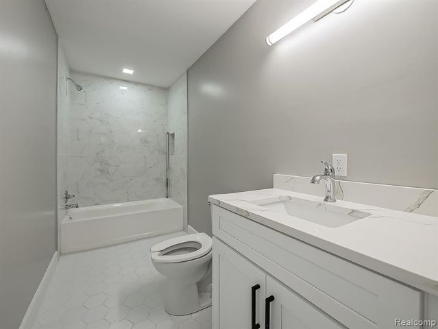 28139 Greening Street, Farmington, MI 48334