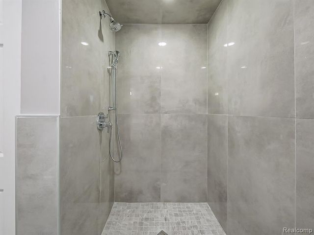 28139 Greening Street, Farmington, MI 48334