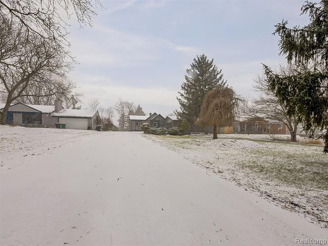 28139 Greening Street, Farmington, MI 48334