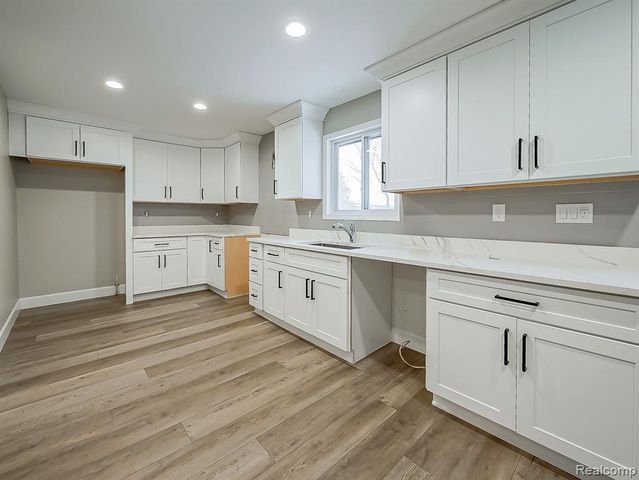 28139 Greening Street, Farmington, MI 48334