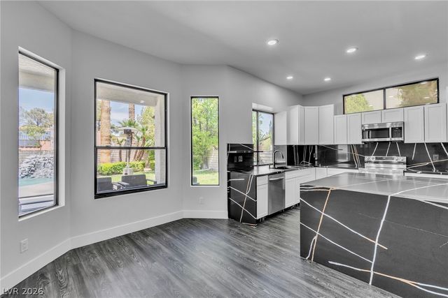 9504 Treasure Beach Court, Las Vegas, NV 89117