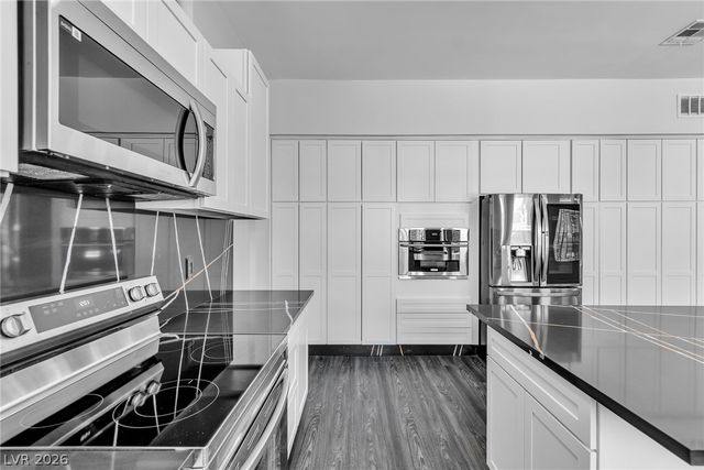 9504 Treasure Beach Court, Las Vegas, NV 89117
