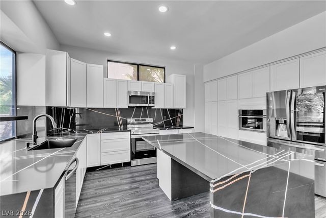 9504 Treasure Beach Court, Las Vegas, NV 89117