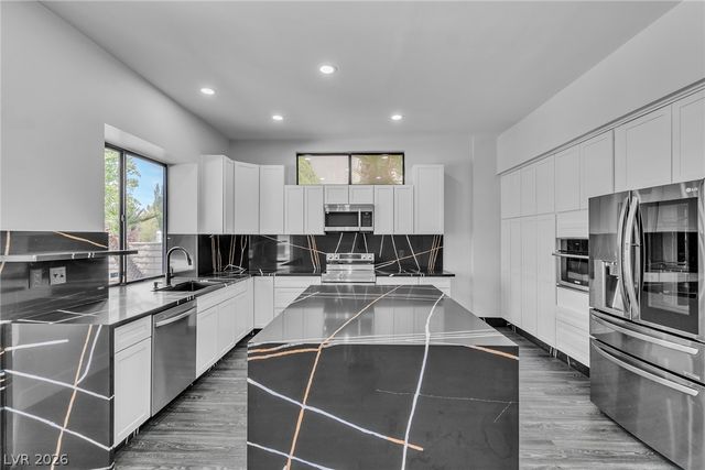 9504 Treasure Beach Court, Las Vegas, NV 89117