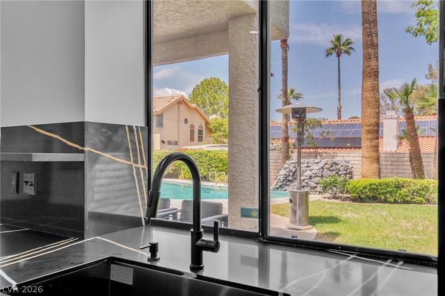 9504 Treasure Beach Court, Las Vegas, NV 89117